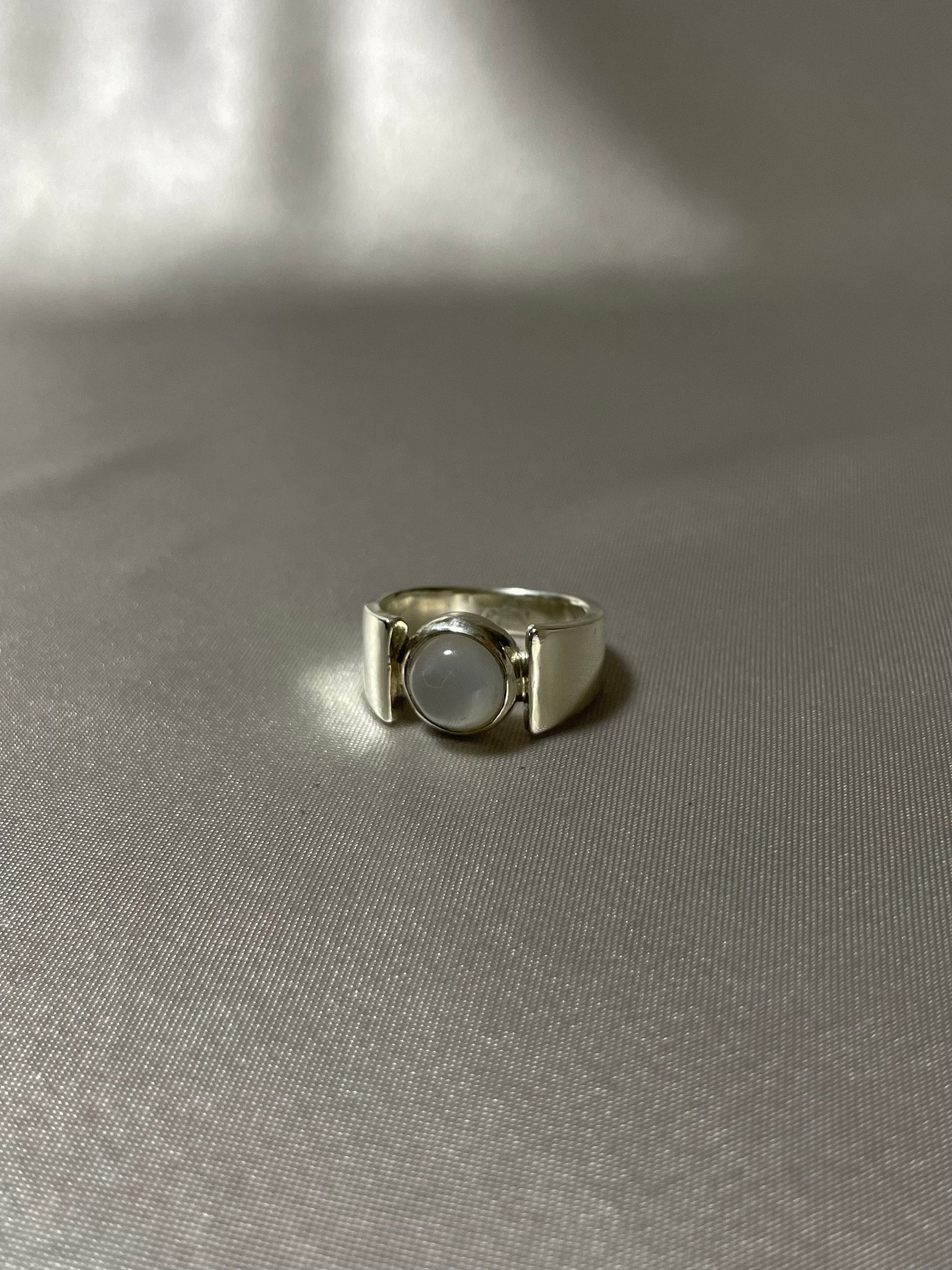 OVY Silver Signet Ring - アクセサリー